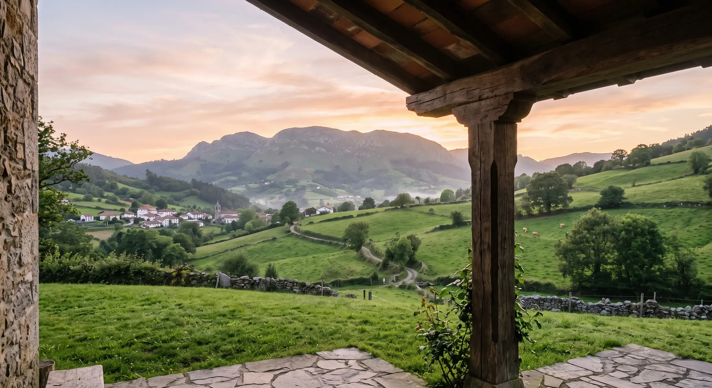 Vista hacia el Sueve y los prados al atardecer